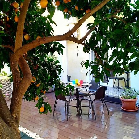 Sunny Orange Garden Apartment In Central Lisboa Exterior foto