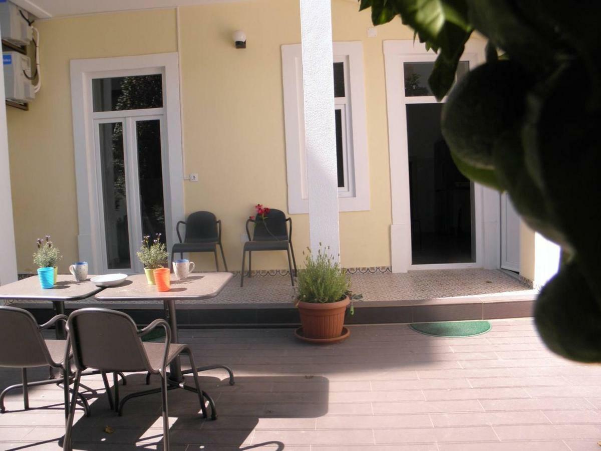 Sunny Orange Garden Apartment In Central Lisboa Exterior foto